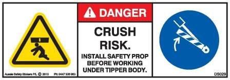 INSTALL PROP BEFORE WORKING UNDER TIPPER BODY (Horizontal)